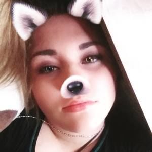 Meet your Posher, Caitlin